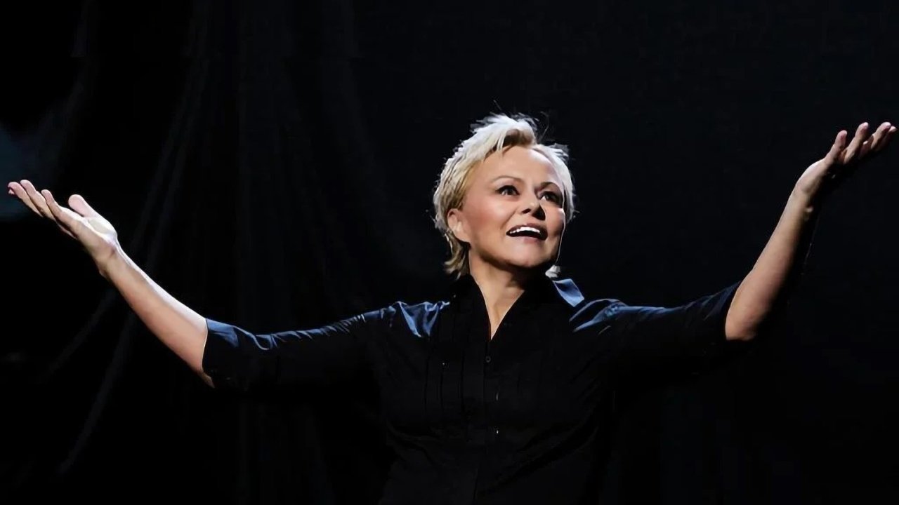 Muriel Robin reprend ses sketchs cultes : Et pof !