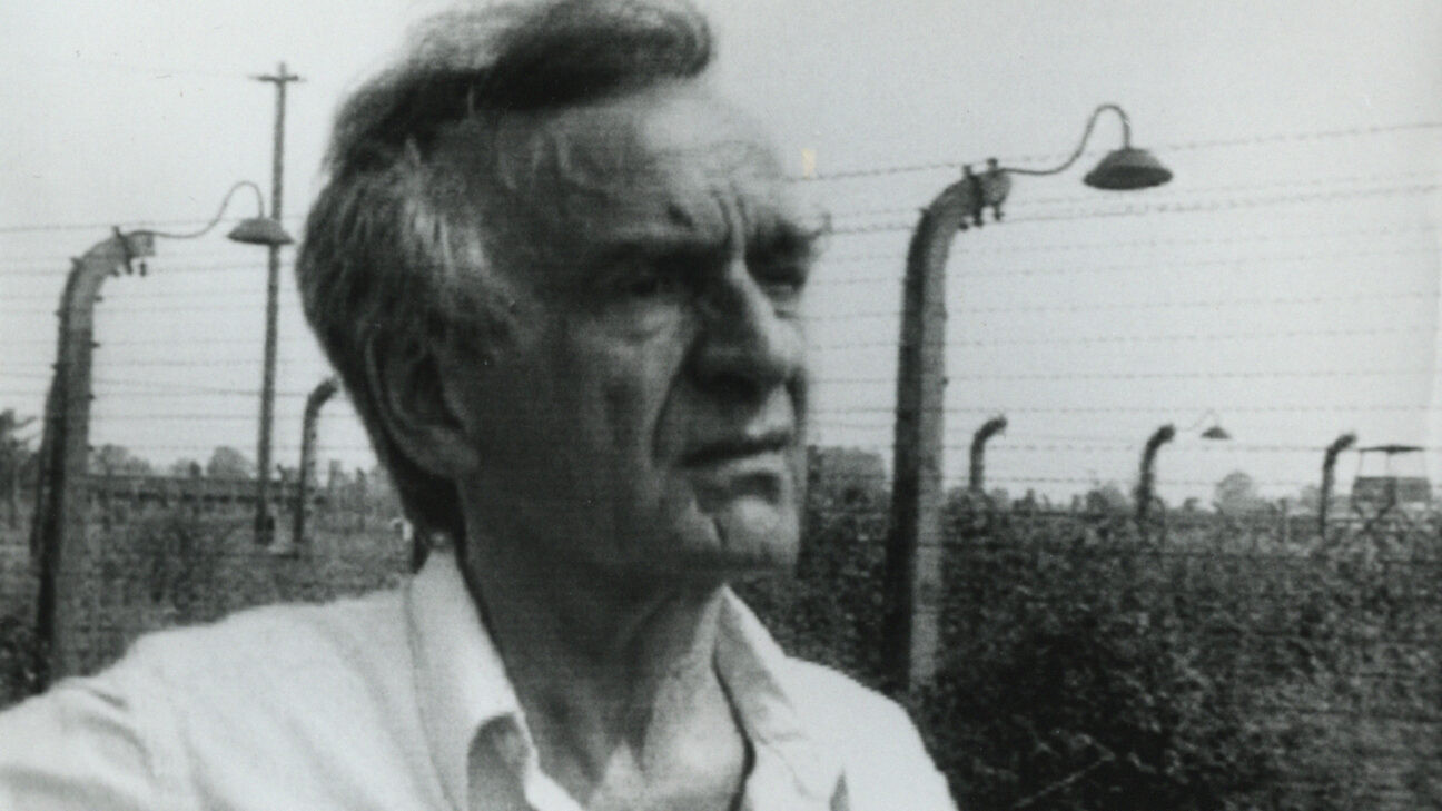 Elie Wiesel Goes Home