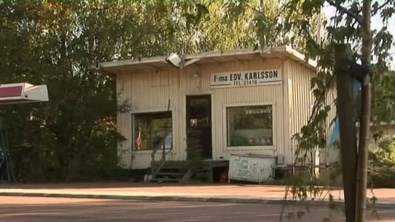 Edo's Petrol Station