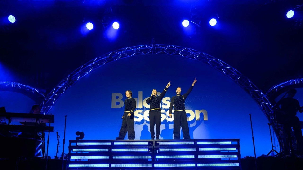 Take That play Baloise Session